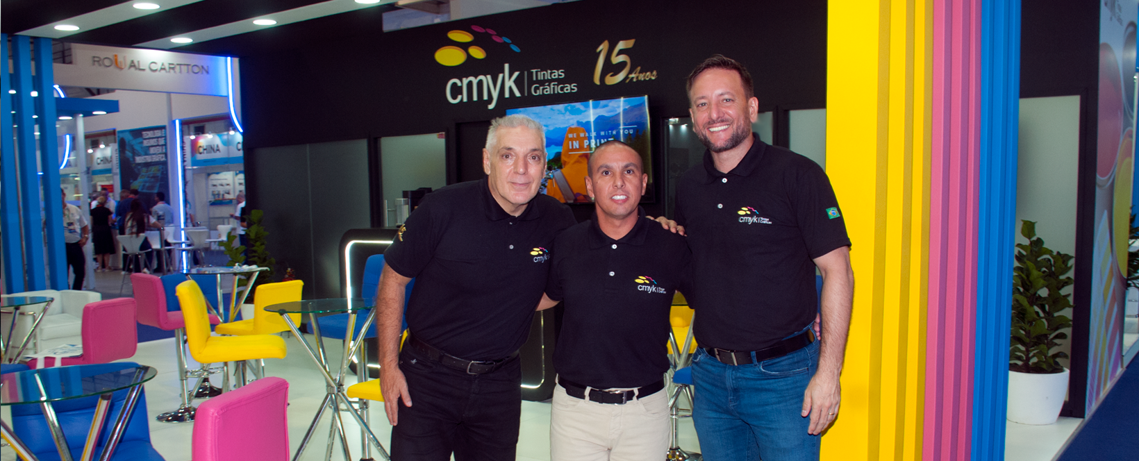 Estande da CMYK Tintas na Expoprint 2026 apresentando soluções em tintas gráficas de alta performance.